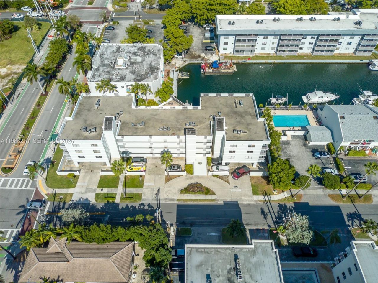 3527 NE 168th St , Unit 301, North Miami Beach, FL 33160 Photo