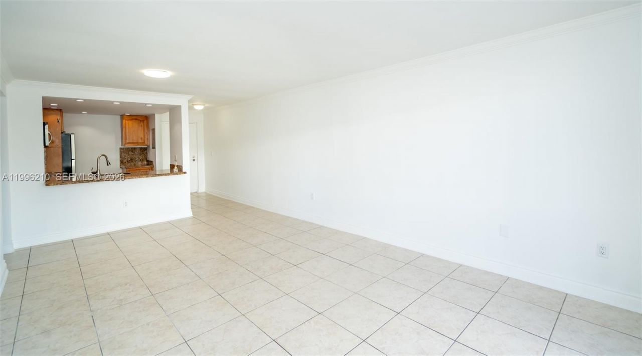 3527 NE 168th St , Unit 301, North Miami Beach, FL 33160 Photo