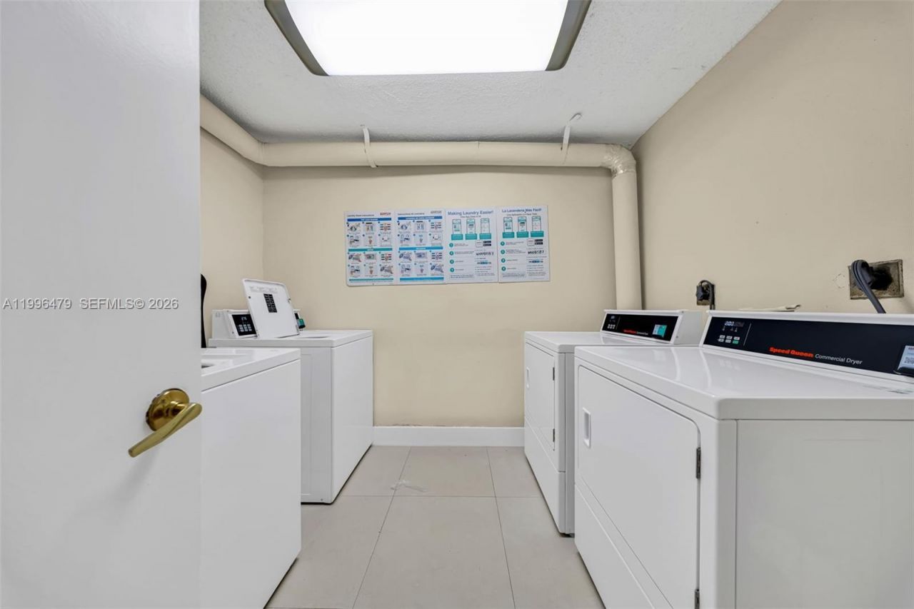 9360 Fontainebleau Blvd, Unit 208, Miami, FL 33172 Photo