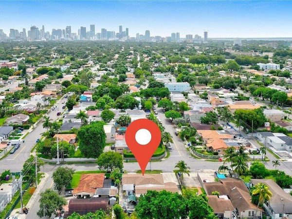 1660 SW 24th Ave , Miami, FL 33145