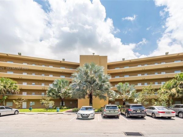 4147 Stirling Rd, Unit 407, Dania Beach, FL 33314
