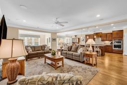 6089 Trieste St. photo 4