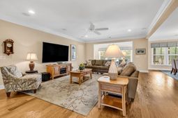 6089 Trieste St. photo 4