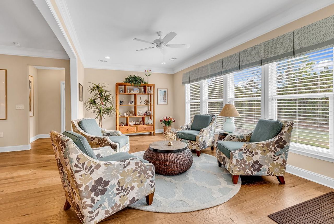 6089 Trieste St. Photo 6