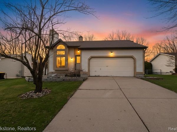 118 Williamsburg Road, Delta Twp, MI 48917