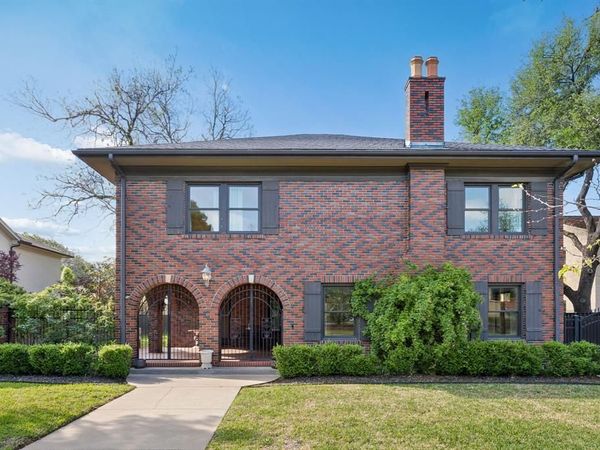 2809 Park Hill Drive, Fort Worth, TX 76109