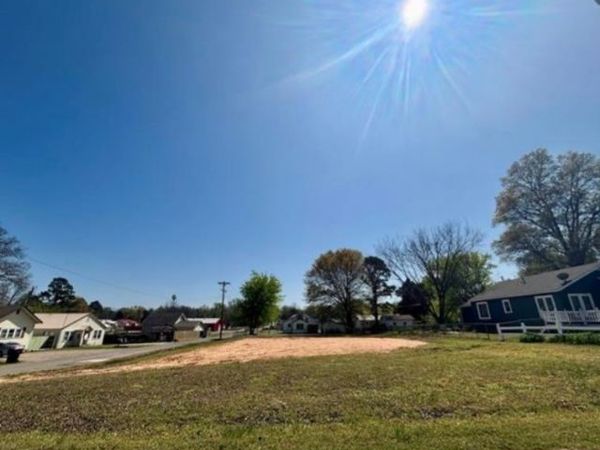 111 N 5th Street , Eufaula, OK 74432