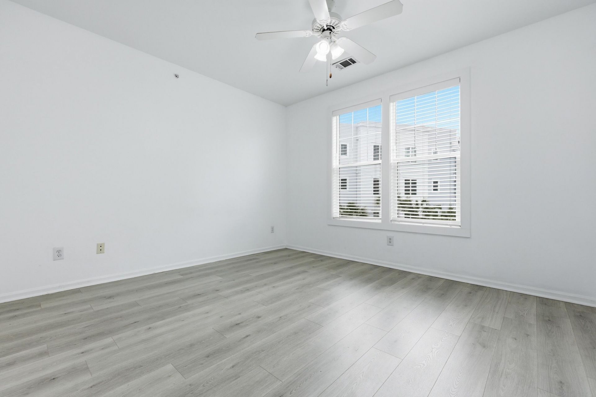 130 River Landing Drive Photo 14