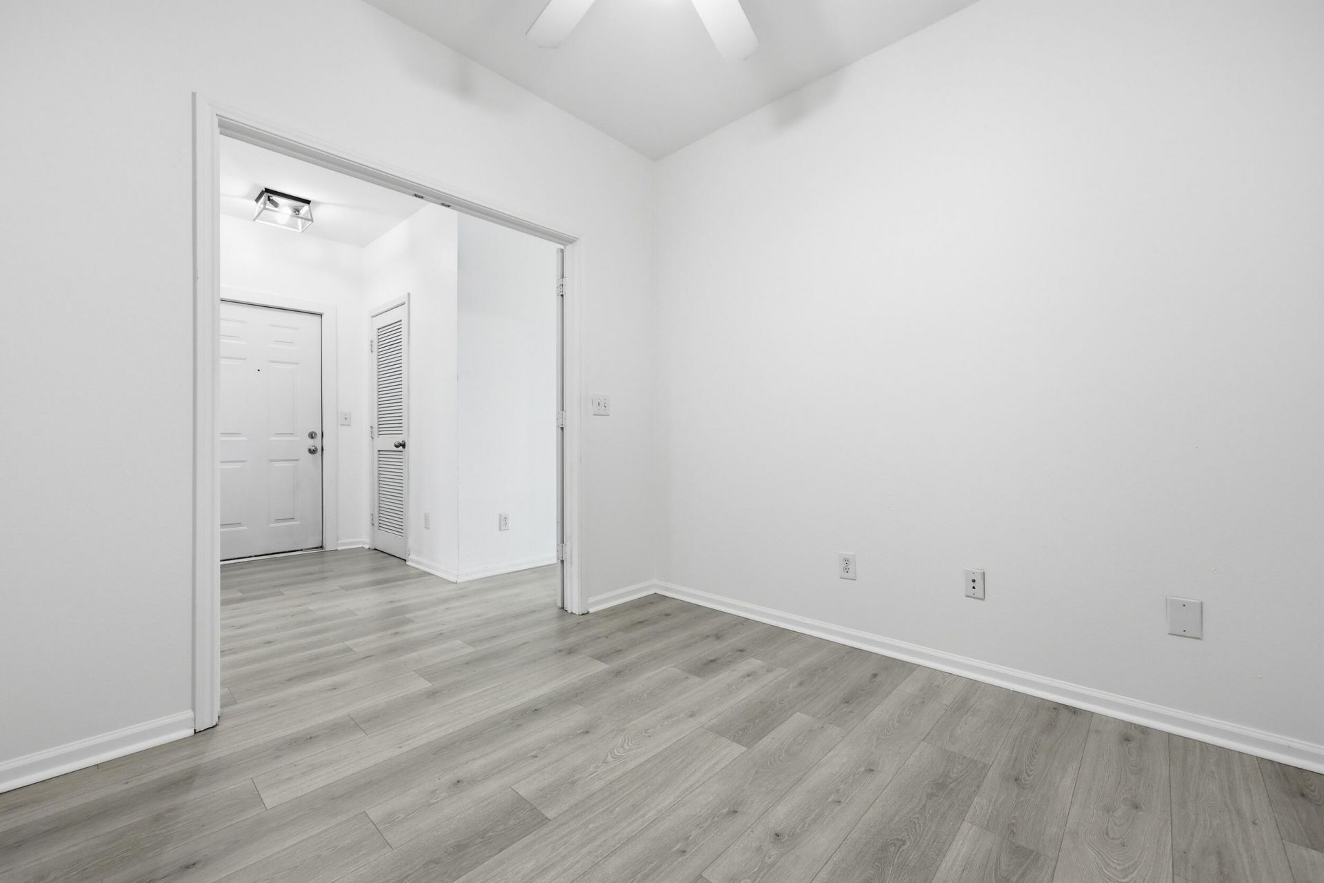 130 River Landing Drive Photo 4