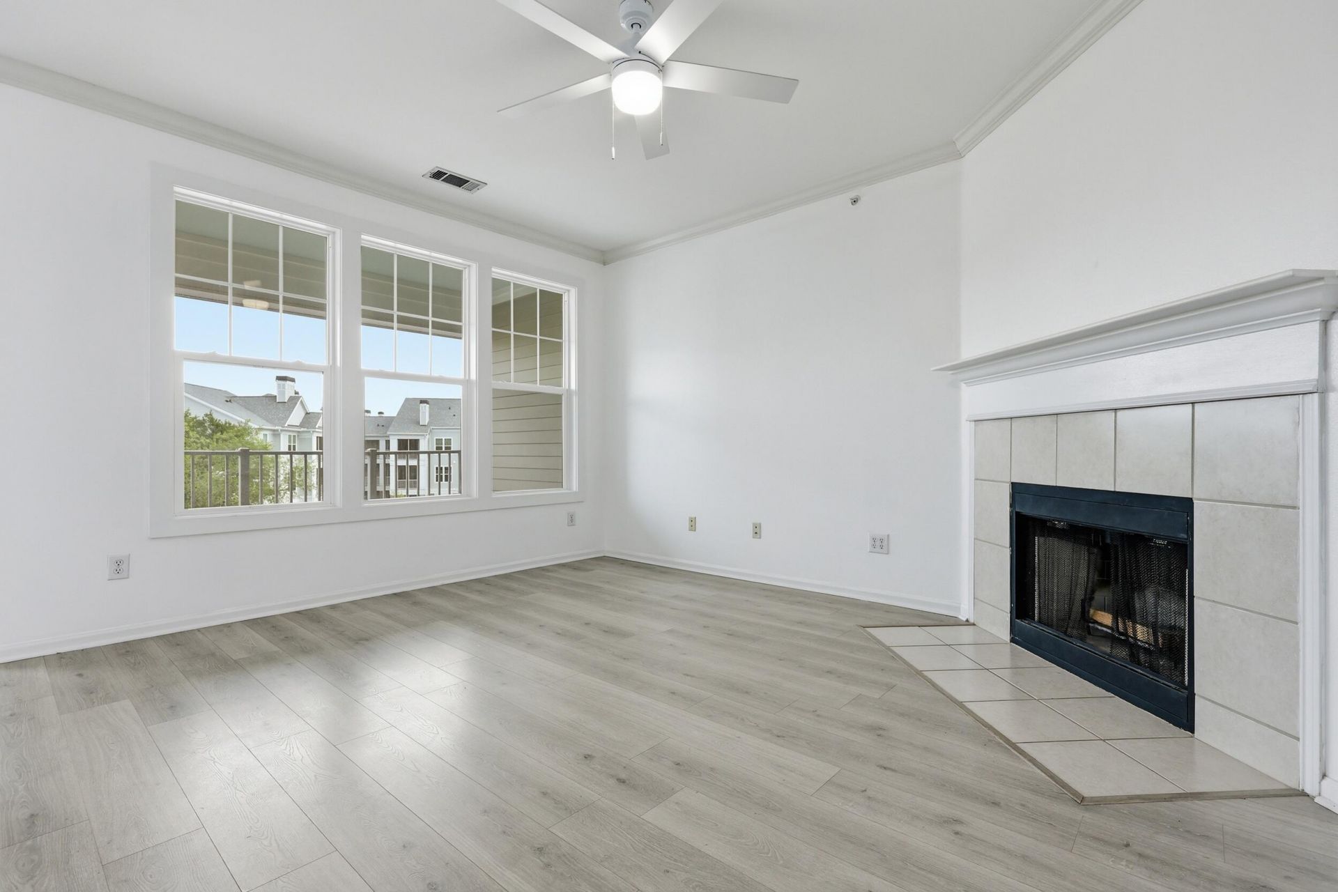 130 River Landing Drive Photo 9