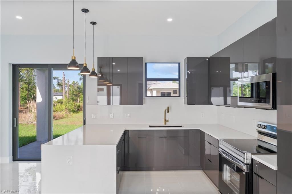 320 Loire Ave S, Lehigh Acres, FL 33974 Photo