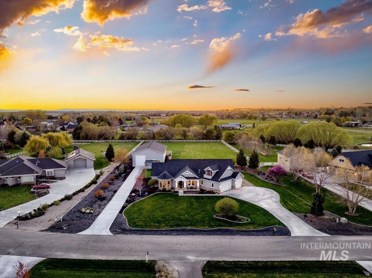 23553 New Castle Ct, Middleton, ID 83644 Main Photo