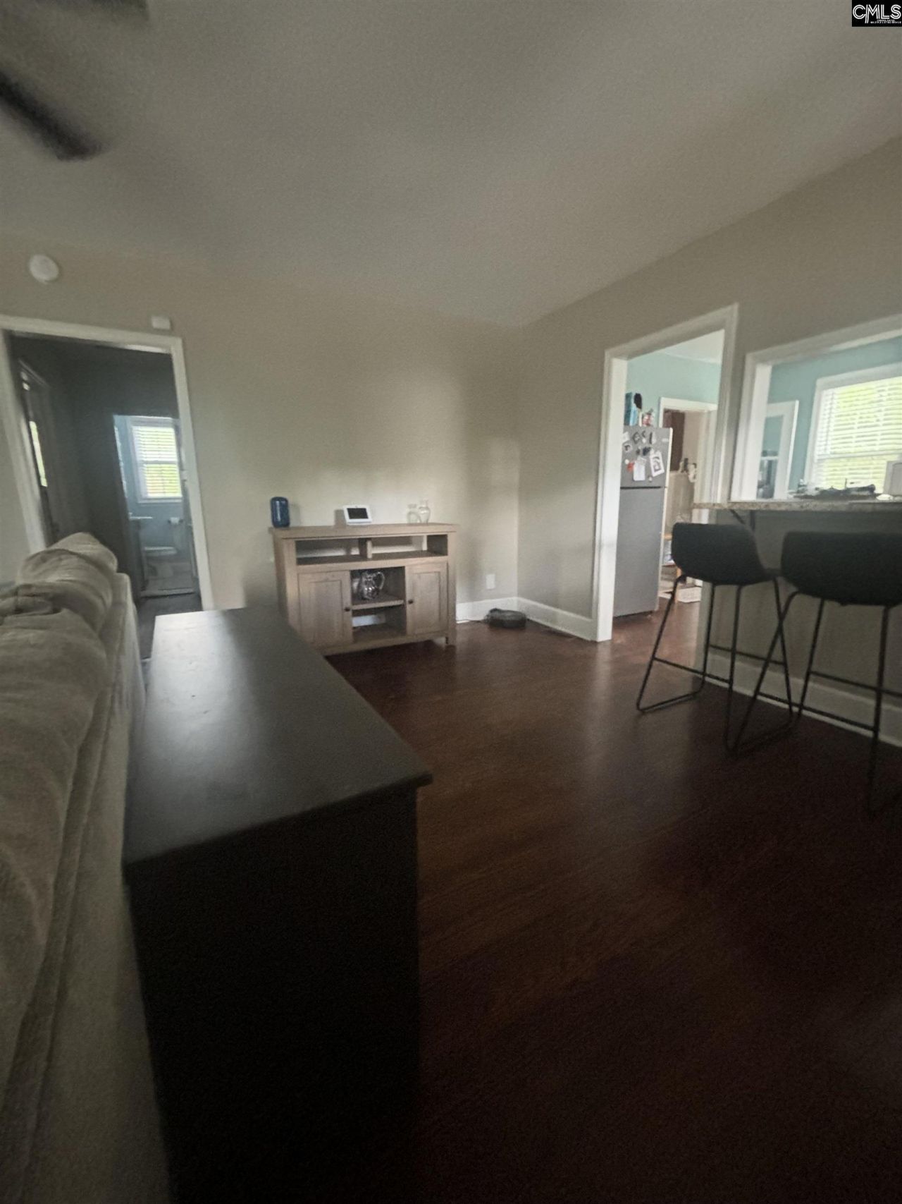 1201 Sycamore Avenue Photo 4