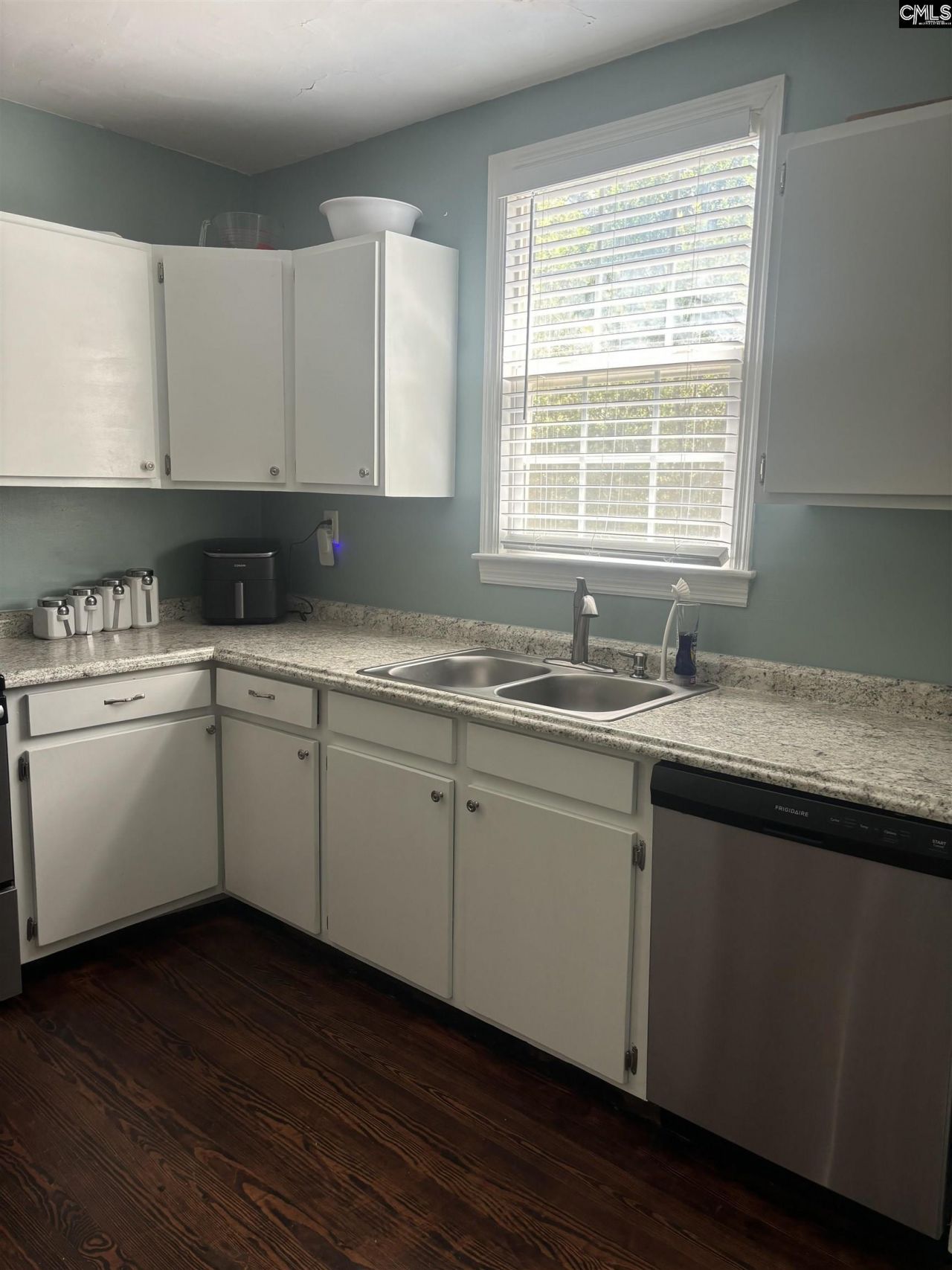 1201 Sycamore Avenue Photo 6