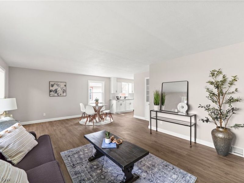 7377 Greenleaf Avenue, Parma, OH 44130 Photo 12