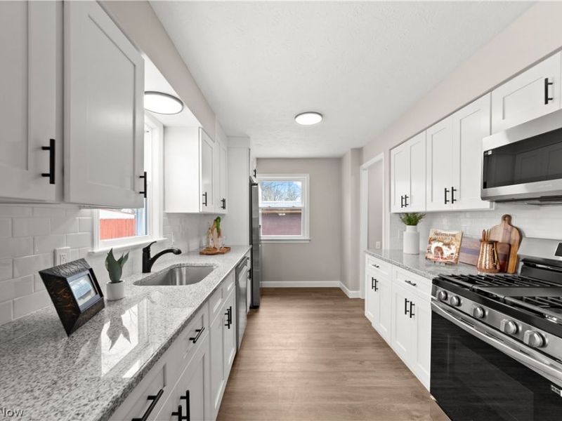 7377 Greenleaf Avenue, Parma, OH 44130 Photo 14