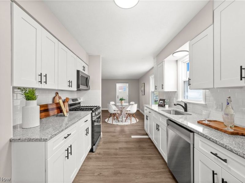 7377 Greenleaf Avenue, Parma, OH 44130 Photo 16