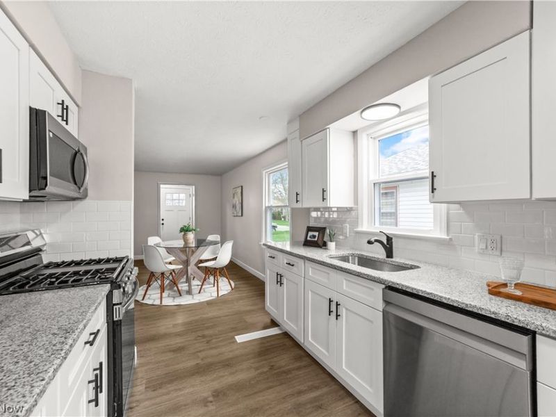 7377 Greenleaf Avenue, Parma, OH 44130 Photo 17