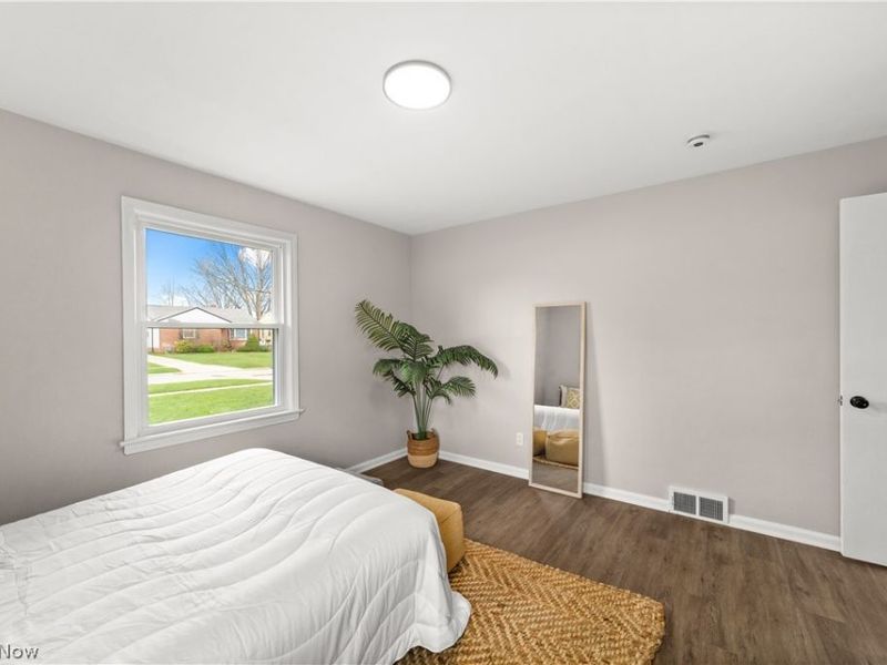 7377 Greenleaf Avenue, Parma, OH 44130 Photo 23