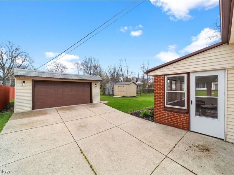 7377 Greenleaf Avenue, Parma, OH 44130 Photo 3