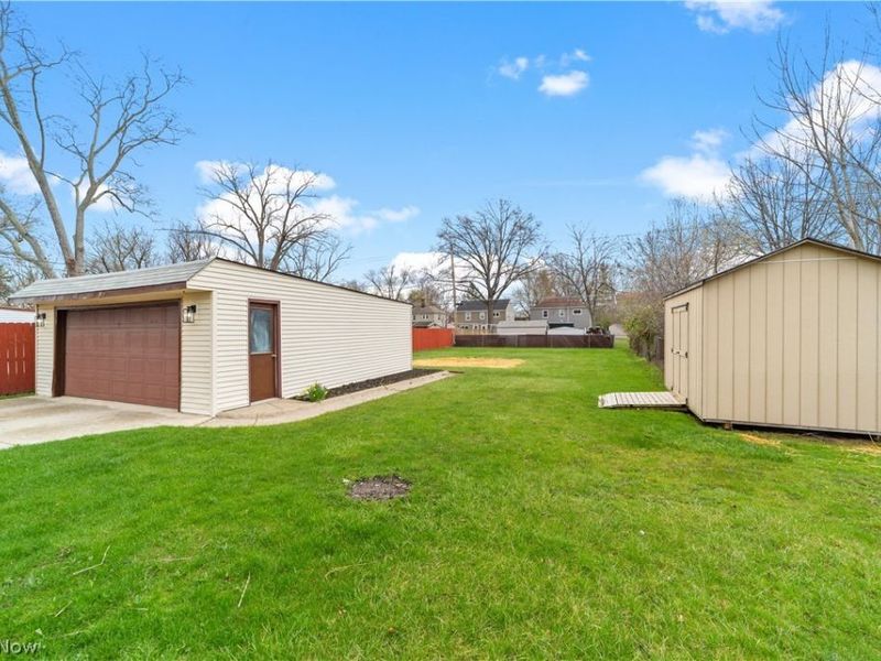 7377 Greenleaf Avenue, Parma, OH 44130 Photo 5