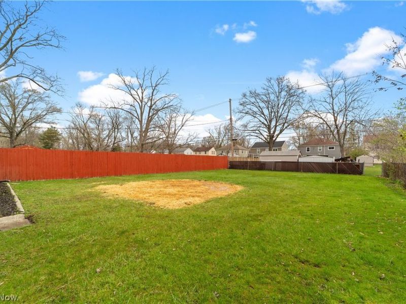 7377 Greenleaf Avenue, Parma, OH 44130 Photo 6