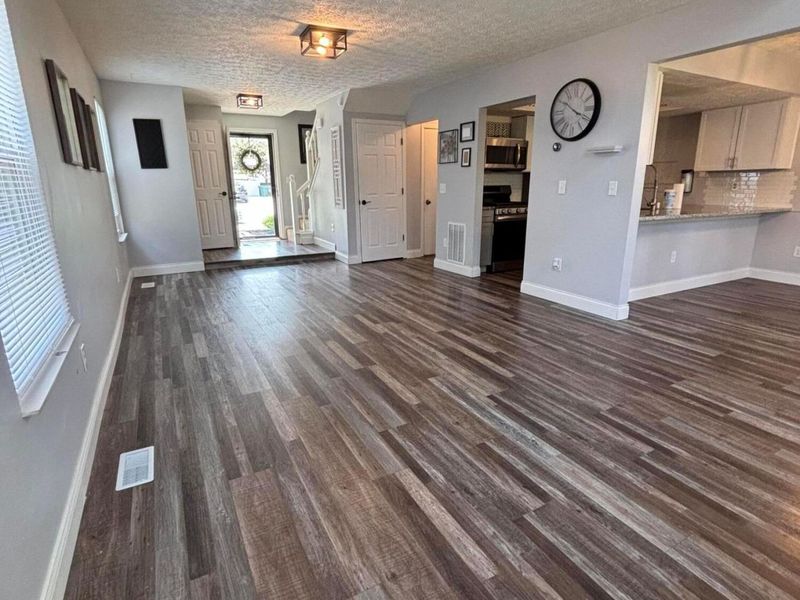 3176 Westmills Drive, Columbus, OH 43204 Photo 5