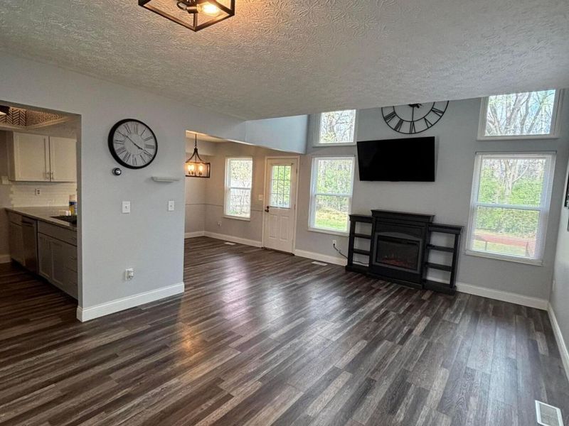 3176 Westmills Drive, Columbus, OH 43204 Photo 6