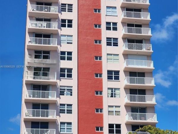 3161 S Ocean Dr , Unit 809, Hallandale Beach, FL 33009