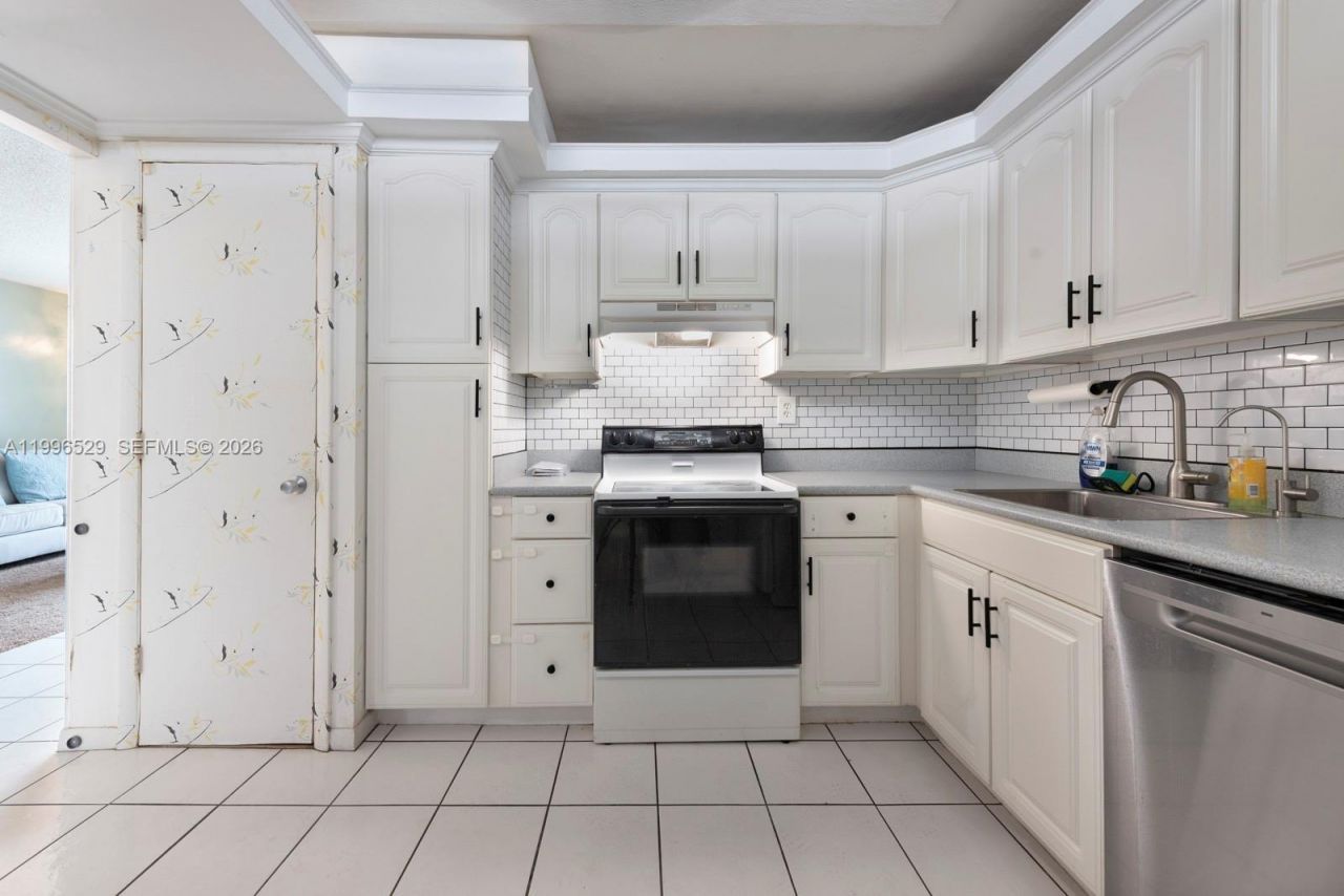 3161 S Ocean Dr , Unit 809, Hallandale Beach, FL 33009 Photo