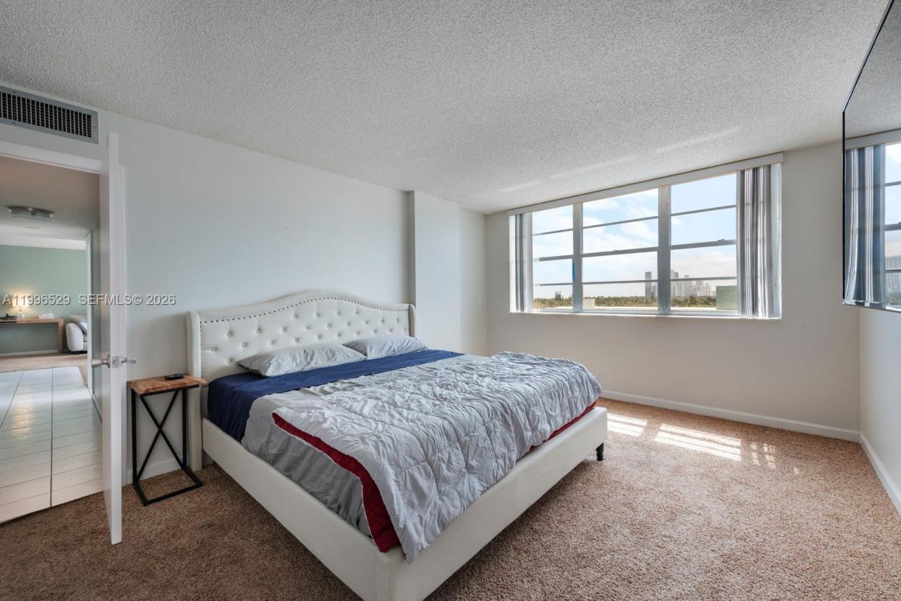 3161 S Ocean Dr , Unit 809, Hallandale Beach, FL 33009 Photo