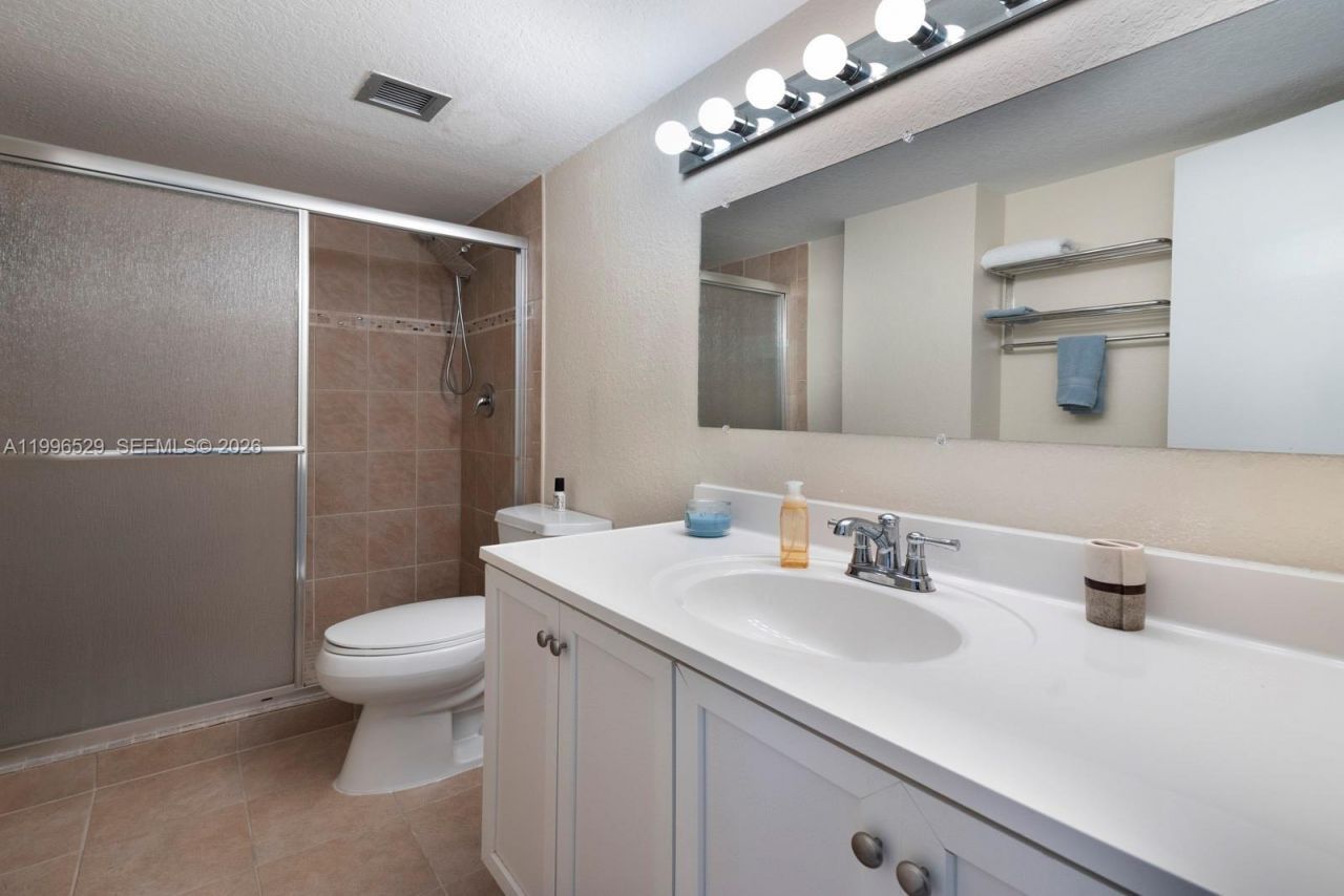 3161 S Ocean Dr , Unit 809, Hallandale Beach, FL 33009 Photo