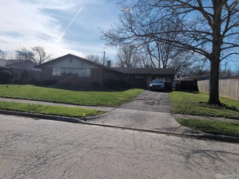 321 E Eppington Drive, Dayton, OH 45426 Photo 2