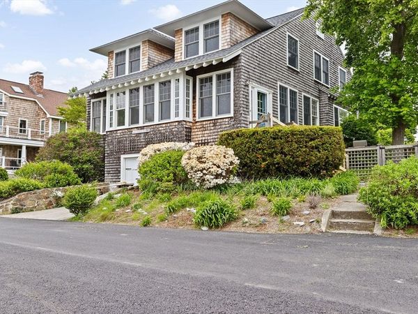 4 Glover Ave, Hull, MA 02045