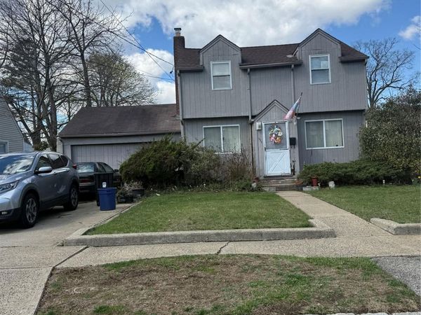 355 Siegel Street , Westbury, NY 11590