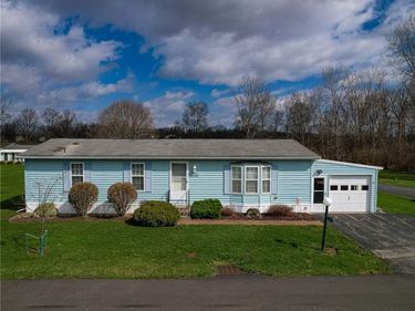 92 Woodside Drive, Bergen, NY 14416