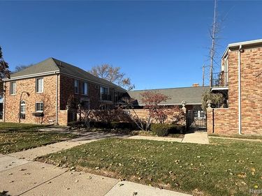 2344 W 14 Mile Road, Royal Oak, MI 48073