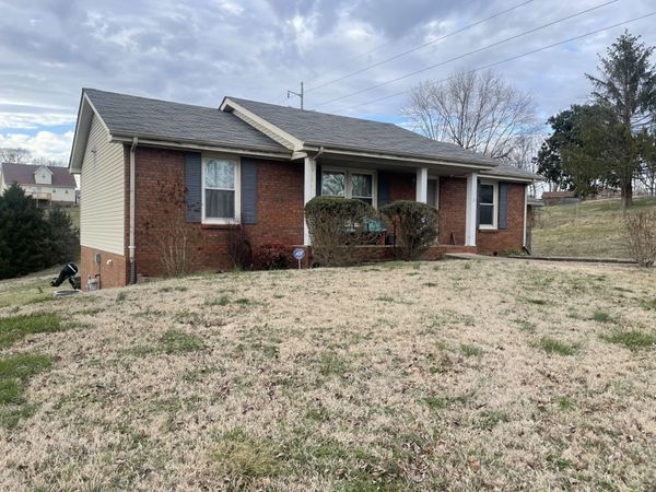 1914 Claymont Dr , Clarksville, TN 37040
