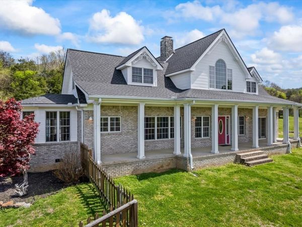 216 Old Wolf Hill Rd, Bethpage, TN 37022