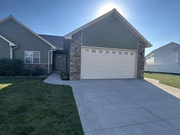 2206 BLUE STEM LANE, De Pere, WI 54115