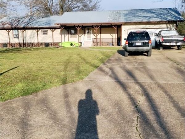 305 6th Street, Flippin, AR 72634
