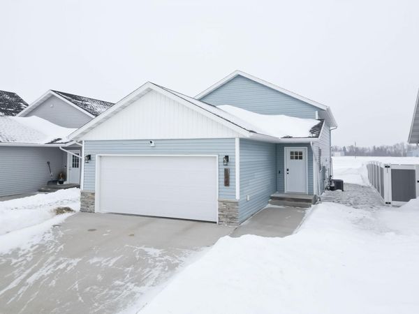 6028 78 Avenue S, Horace, ND 58047