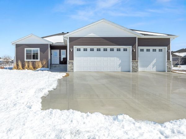 2089 67th Avenue S, Fargo, ND 58104