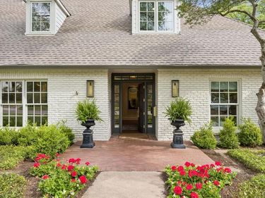 6717 Meadow Lake Avenue, Dallas, TX 75214