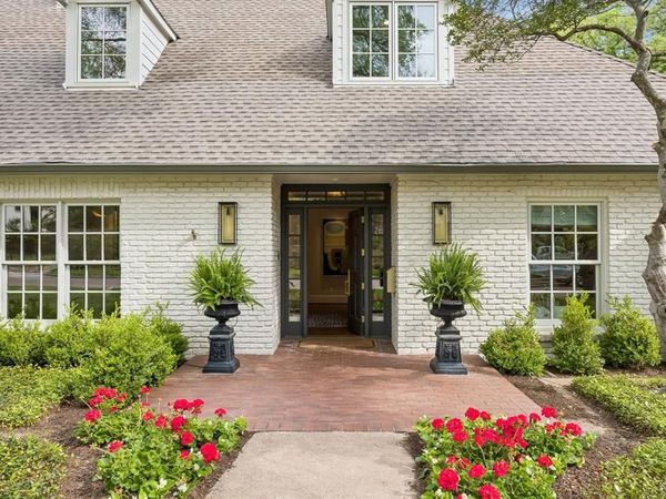 6717 Meadow Lake Avenue, Dallas, TX 75214