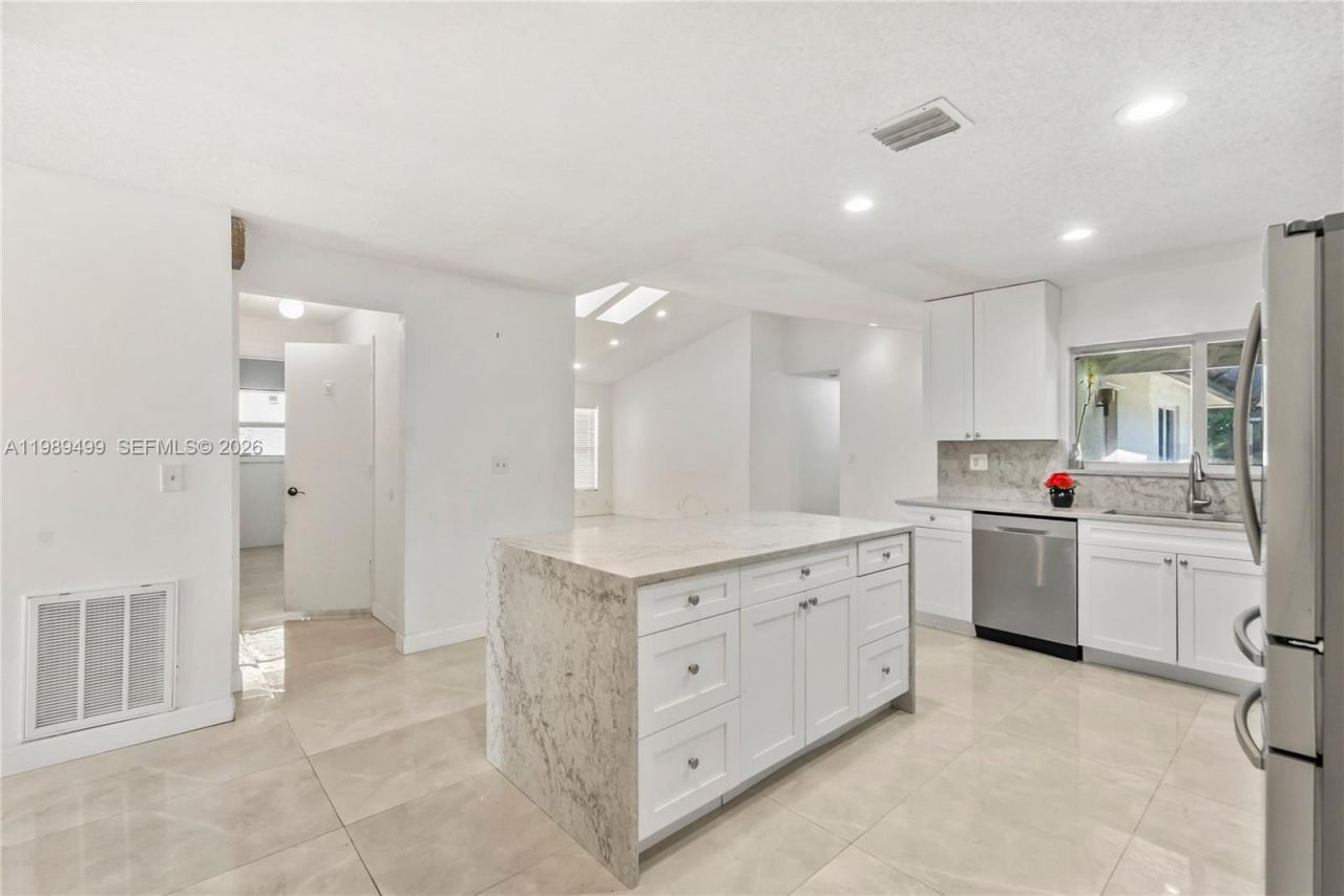 10823 NW 7th St , Coral Springs, FL 33071 Photo