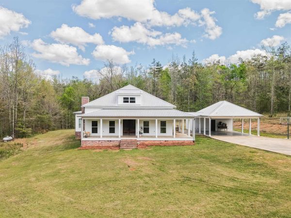 300 GRACE THOMAS RD, Michie, TN 38357
