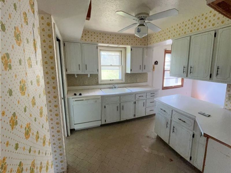 33500 Arthur Road, Solon, OH 44139 Photo 2