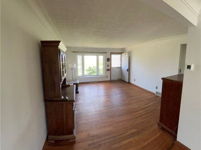 33500 Arthur Road, Solon, OH 44139 Photo 3