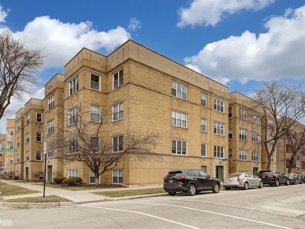 3124 W Cullom Avenue, Unit 2, Chicago, IL 60618